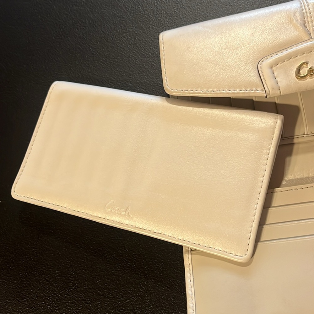 Coach Wallet - Picture 10 of 11